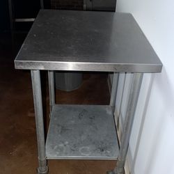 Kitchen table with wheels - 2x2.5 FT