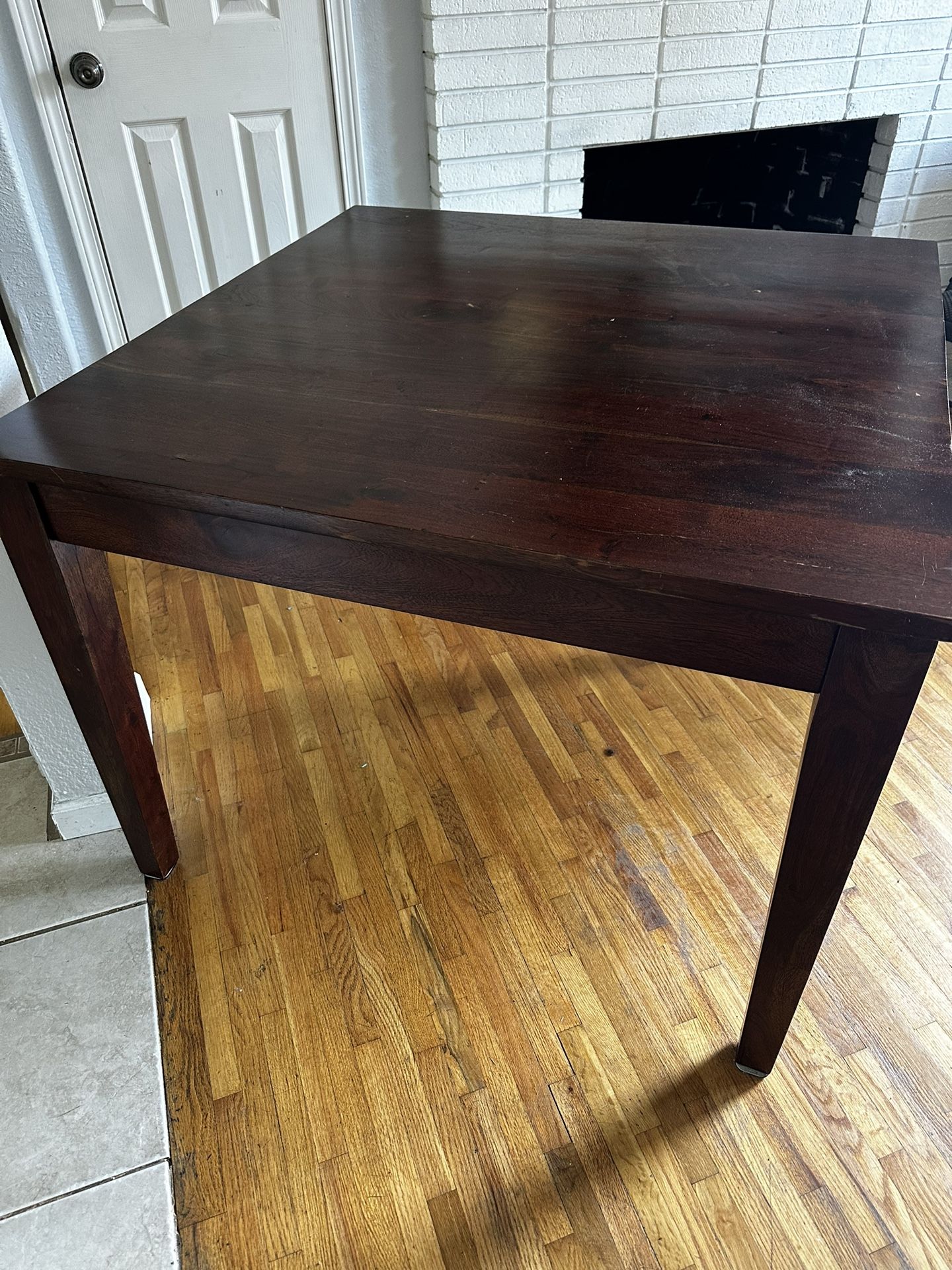 Dinning Table 