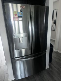 LG Refrigerator Mint Condition $675
