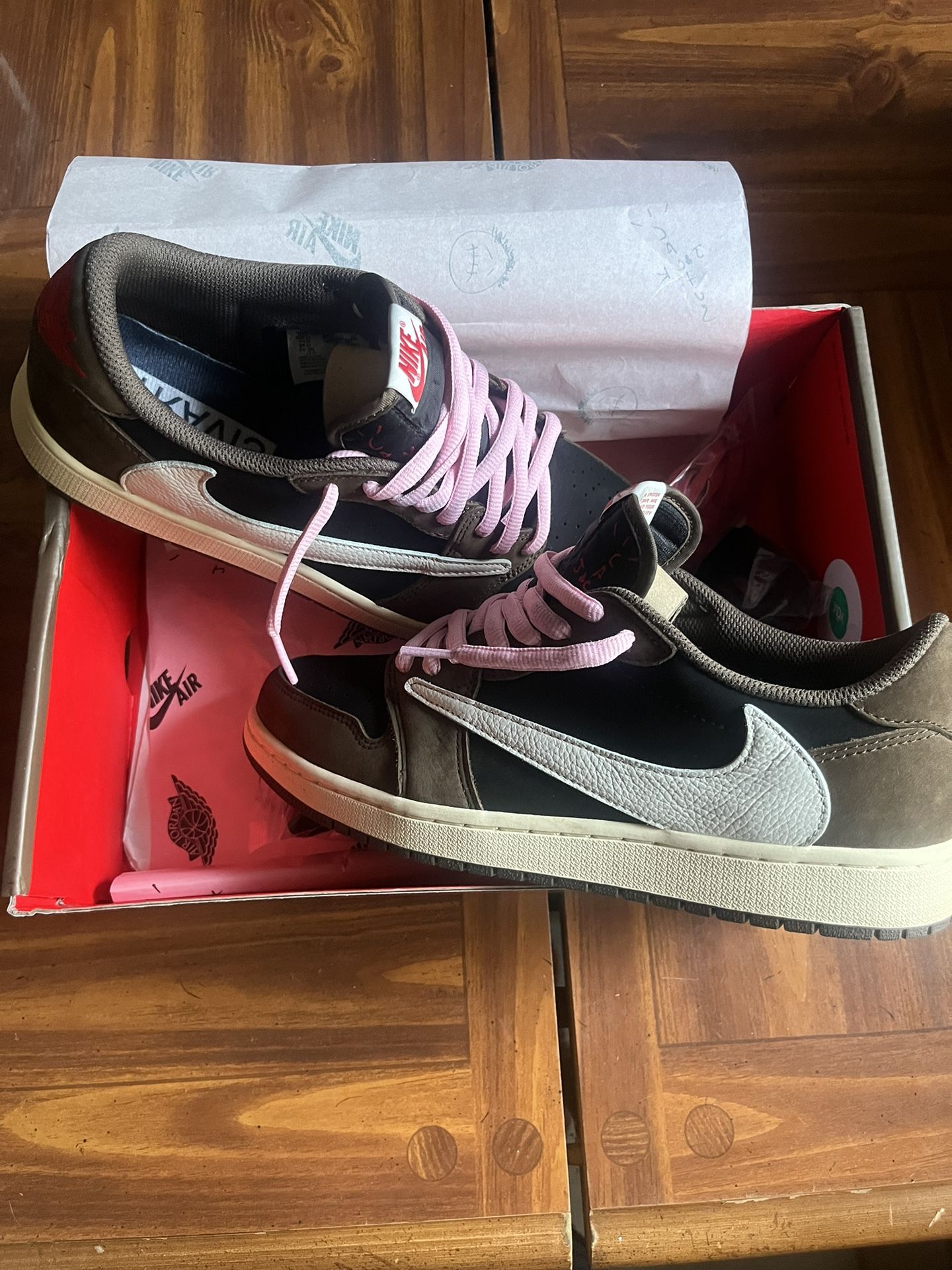 Size 10 Travis Scott’s Mocha 1’s