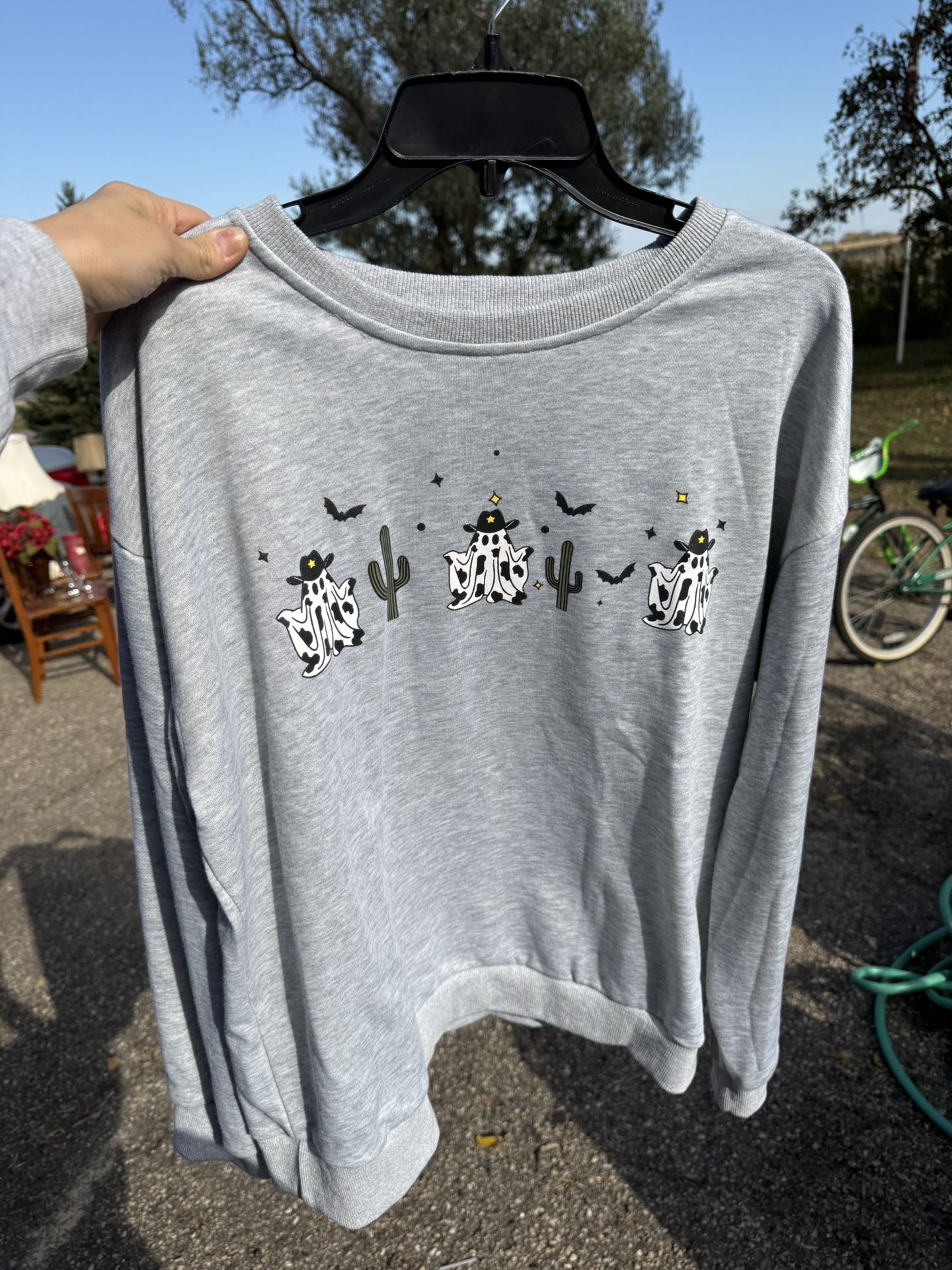 M/L Halloween Sweatshirt