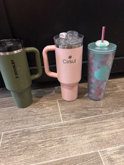 Cups and kitchen items
