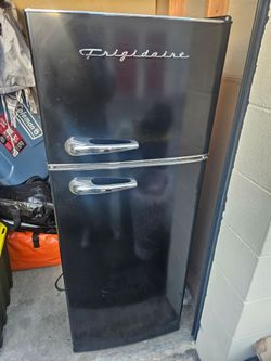 Frigidaire Mini Frige