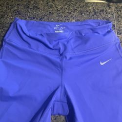 Great Deal Perf Condition Ladies Lavender Size Medium Nike Dri Fit Capri Activewear Leggings 