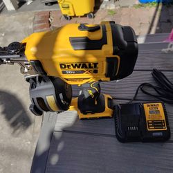 DeWalt roofing niler