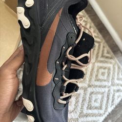 WOMEN’s  NIKE REACT ELEMENT 55