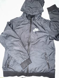 Nike Windrunner Zip-Up Hooded Jacket only used  few times