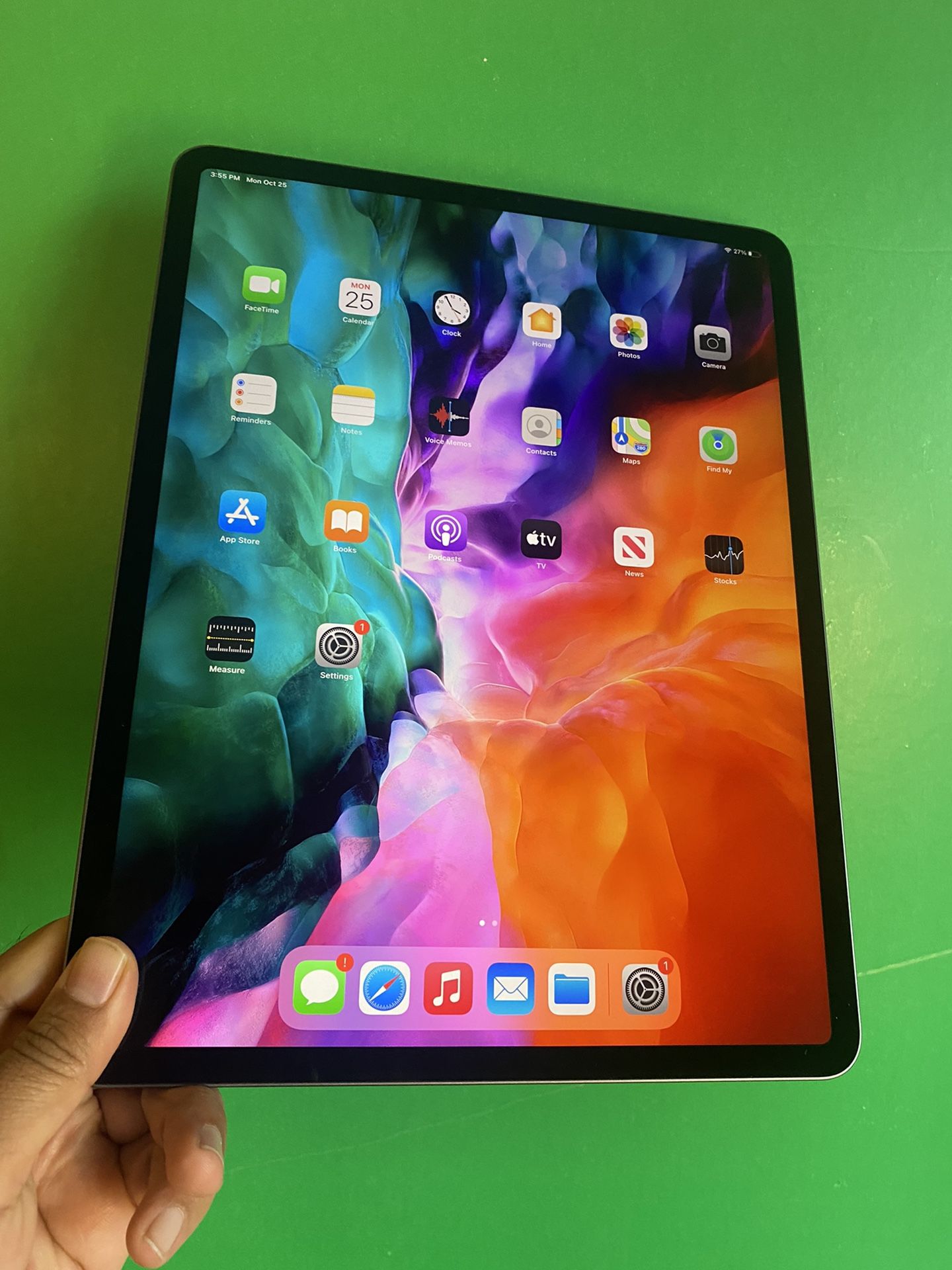 128GB Apple IPad Pro 12.9” 4th Generation (2020 Model/ Face ID/Liquid Retina ) with  Accessories (Apple warranty till 04/2022) 