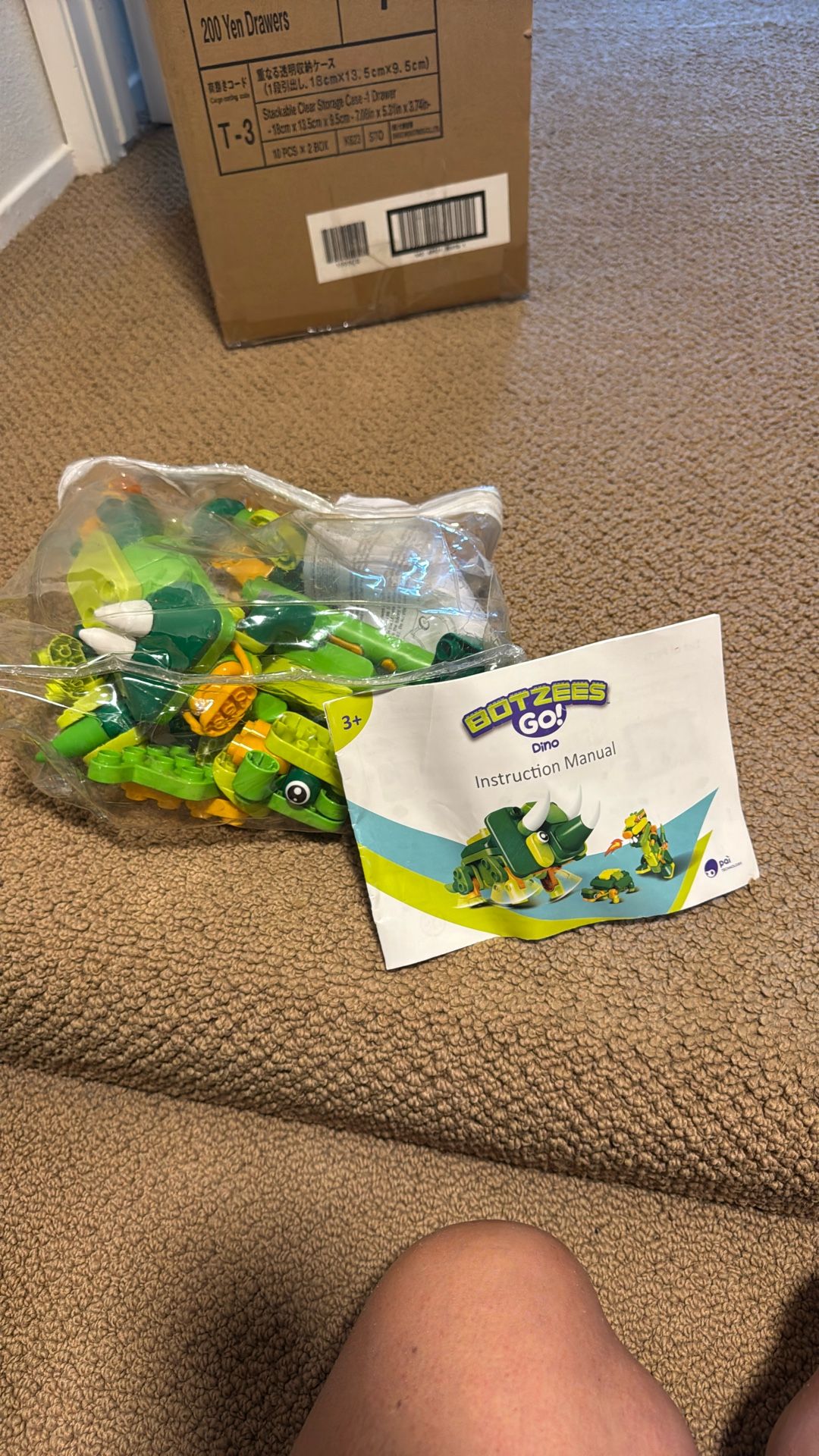 BOTZEES GO Dinosaur Robots-Electric Remote Dino Set