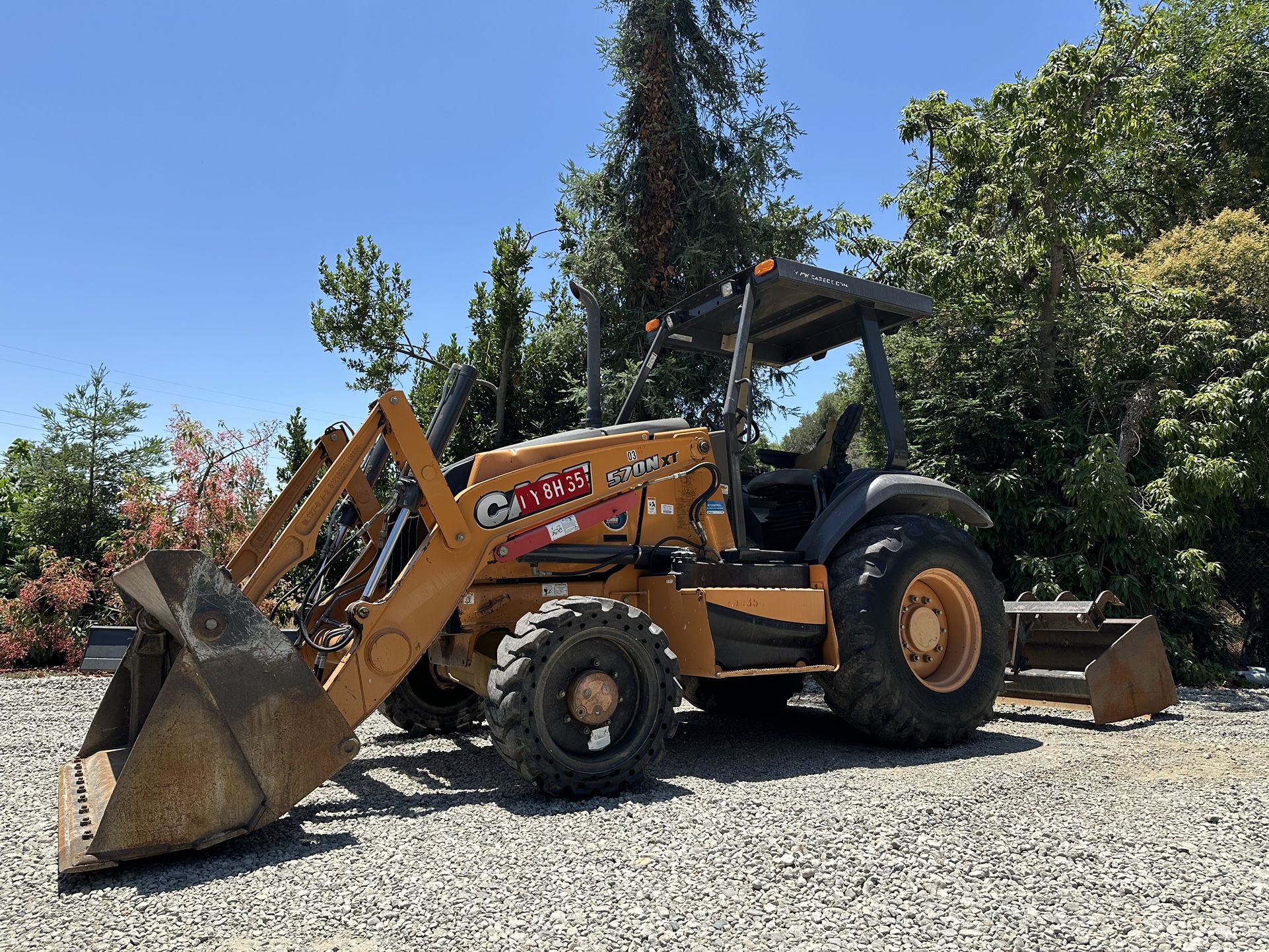 Case 570N xt Wheel Skip Loader