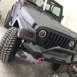 Pain and body shop repairs bedliners 300 - 350 Cars/trucks starting 1750 Arlington tx