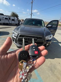 Llaves de autos / car keys and remotes