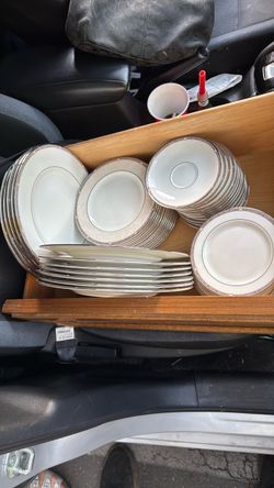 White Porcelain Dinnerware Set with Gold Trim