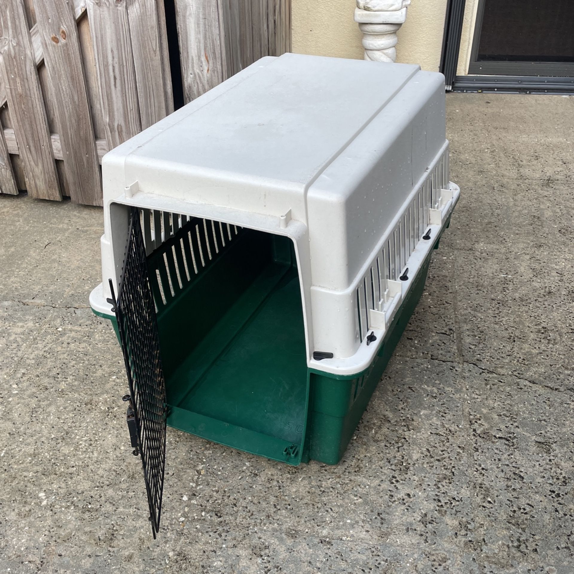 DOG CRATE. Good Condition. MAKE OFFER