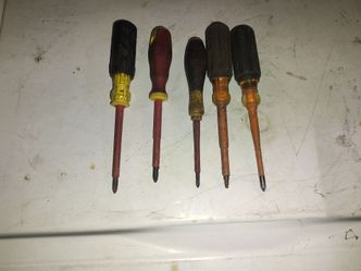 Electrical safe screwdrivers