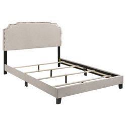 King Upholstered Bed – NEW - Cama King
