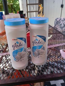2 32oz Glade carpet and room deodorizer clean linen