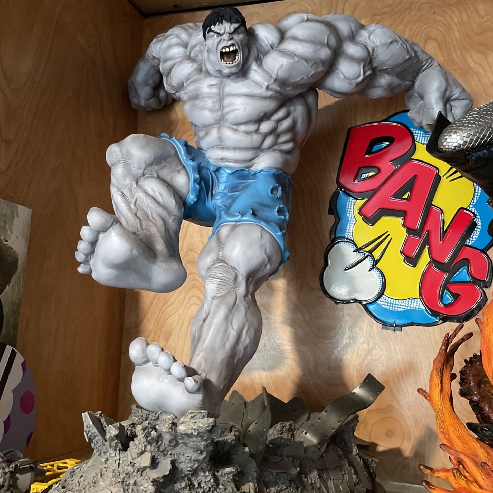 Hulk Statue