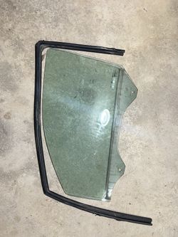 2020 Colorado Driver Door Window And Weather Strip