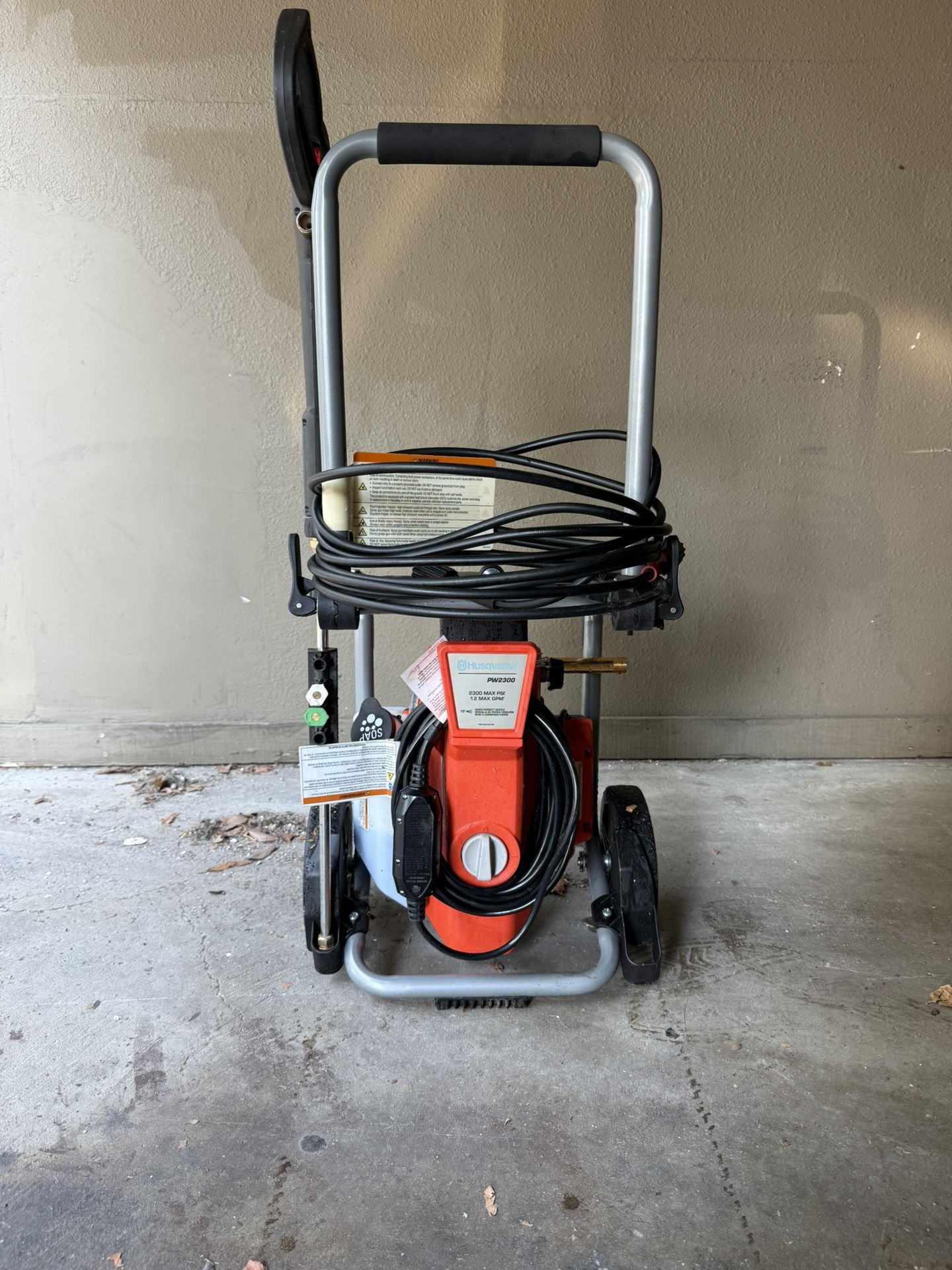Husqvarna PW2300 Electric Pressure Washer w/ Detergent Tank
