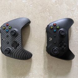 Xbox One Controllers (x2)