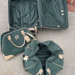 Three pieces luggage suitcase set