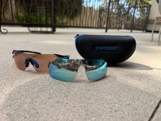 Tifosi Sport Sunglasses with Interchangeable Lenses and Case