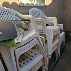 Free Chairs 