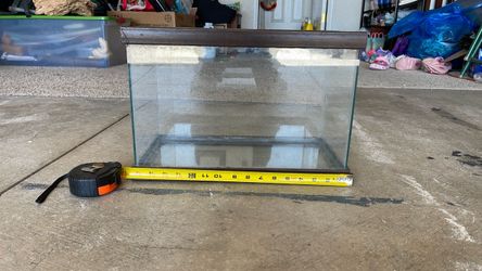 5-6 gallon fish tank 10$