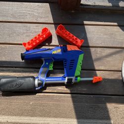 Nerf Mag Strike 