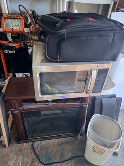 Fridge, washer, fireplace, microwave