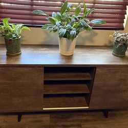 TV Stand for TVs up to 58"