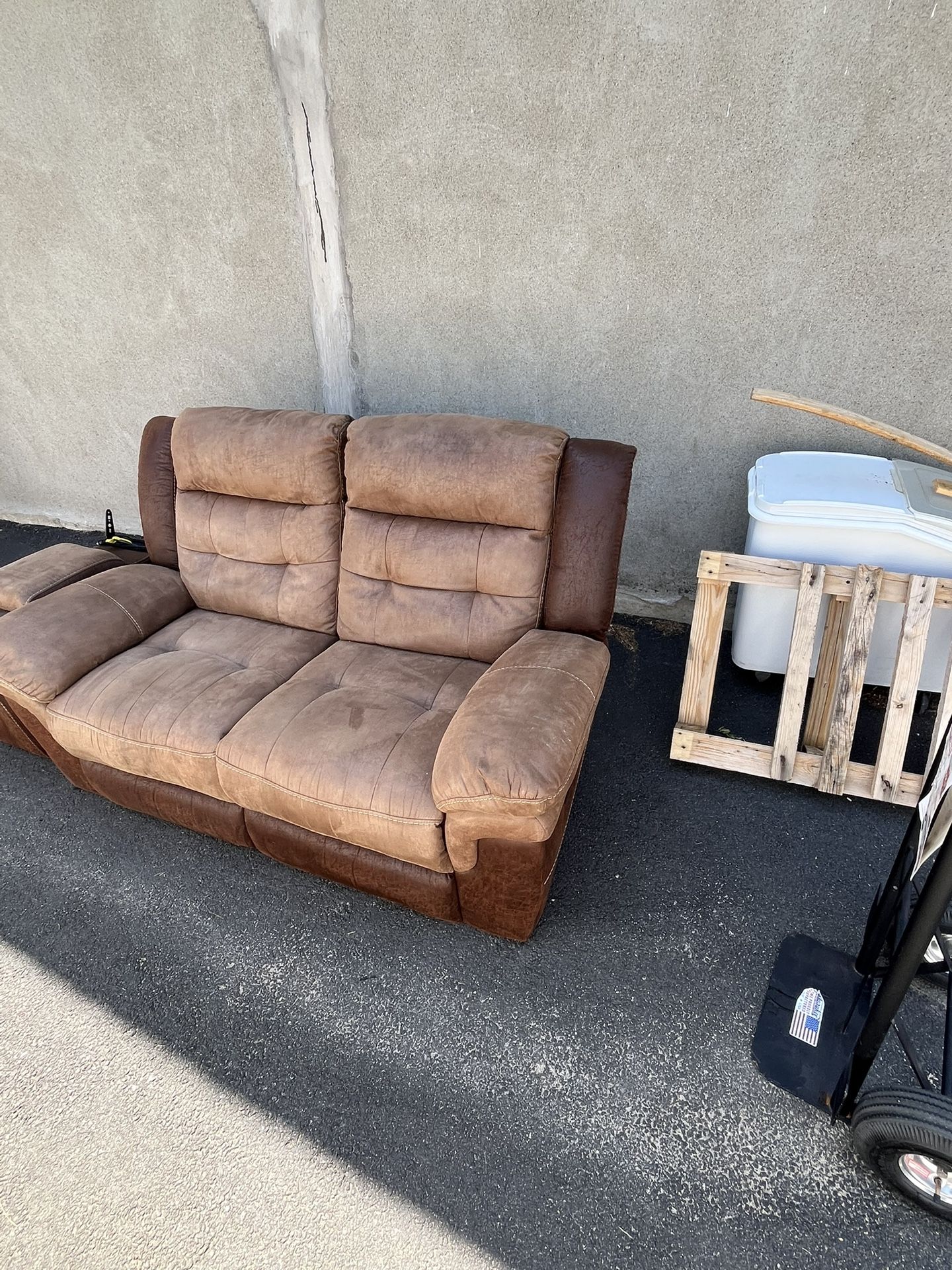 FREE ** LOVE SEAT ** FREE
