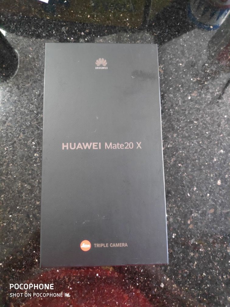 Huawei mate 20x case and glass protector