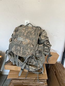 U.S. Military Rucksack Backpack w Frame Large Army ACU Digital Camo Molle II