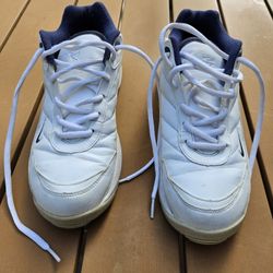 WOMEN'S NIKE AIR GOLF SHOES - SIZE 7.5