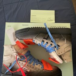 OFF WHITE SNEAKERS