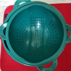 Bowl And Colander 