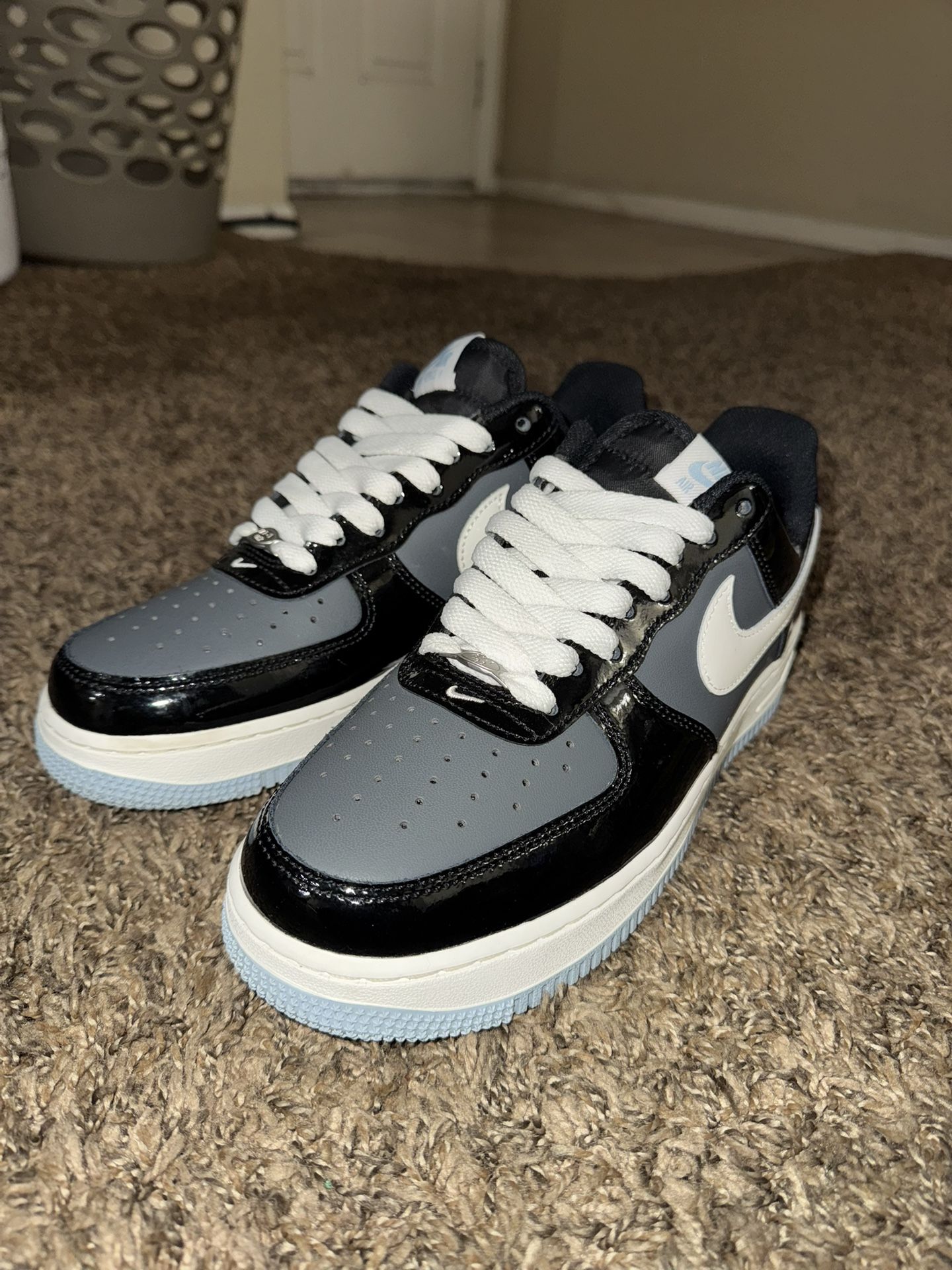 Air Force 1 Black/White/Light Blue