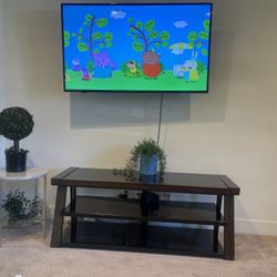 55 Inch Tv And Table 