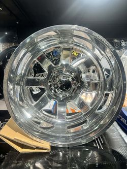 FUEL FORGED FF39 22X8.5 8X200 POLISHED . 