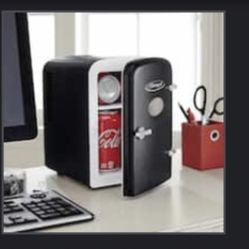 M Retro Mini Fridge 6 Cans, Keeps Cold Drinks, Plug Into Cigarette Lighter Socket, NIB