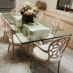 Stone base, thick glass dining room table 88 x 44 with six chairs. ////OBO