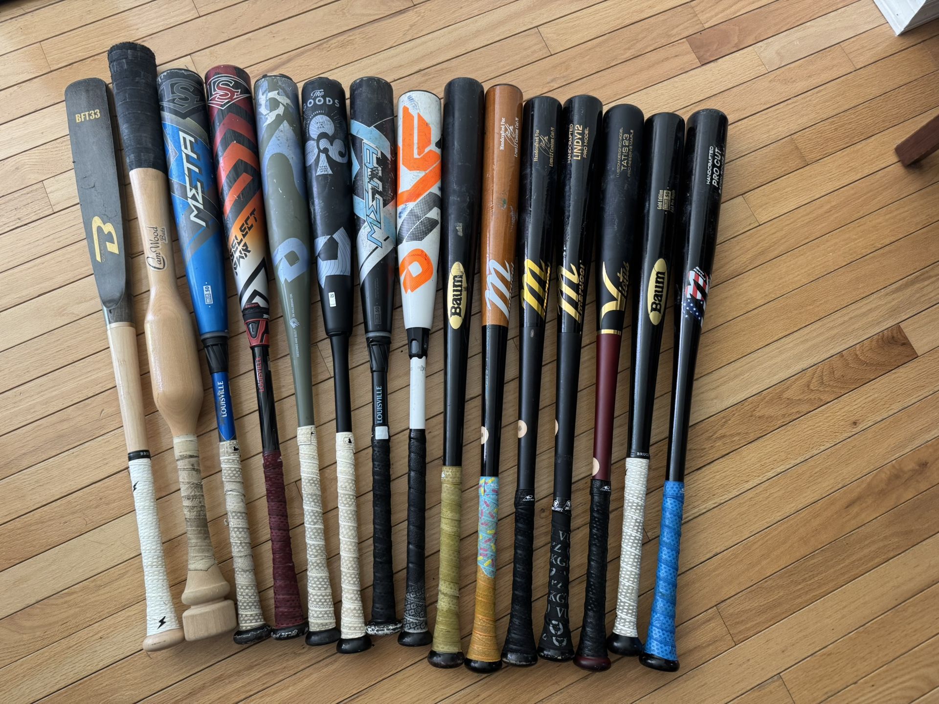 13 HIGH QUALITY BASEBALL BATS