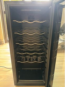 18 bottle Wine Cooler - Wine Enthusiast, Compressor