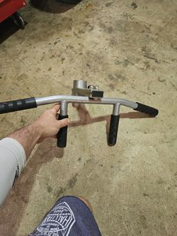Landmine multi grip bent over row attachment