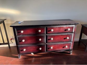 Dresser