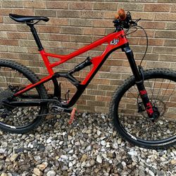 Cannondale Jekyll 27” Wheels -Frame Size XL 