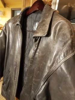 Heavy, Nicely worn Leather SIZE. L