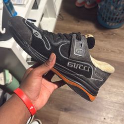 Shoe